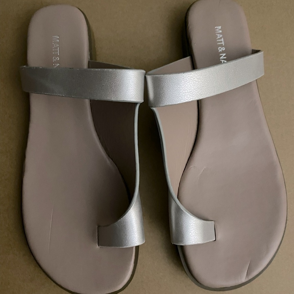 Woman’s  new Matt and Nat vegan sandals size 5
